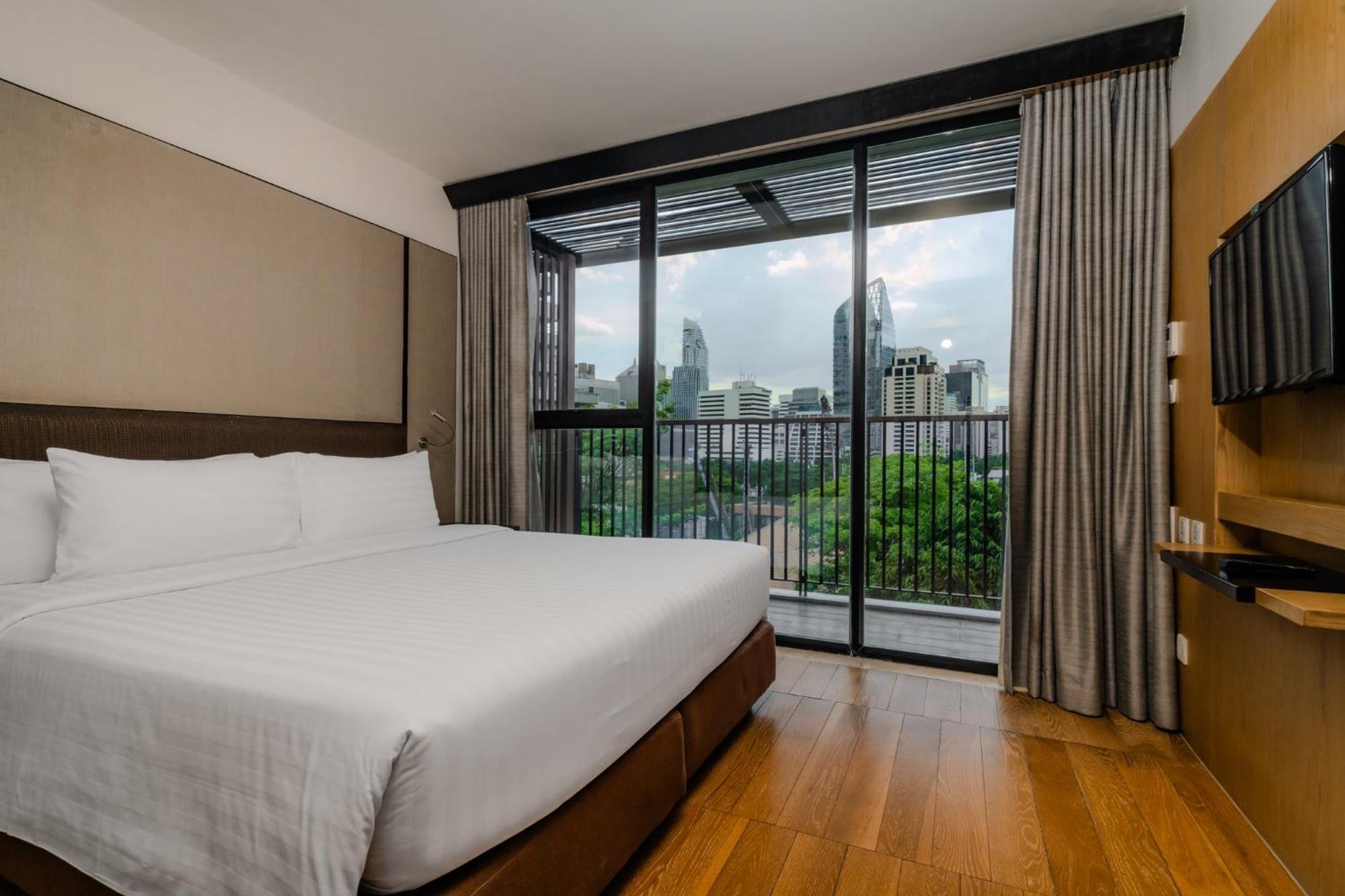Arcadia Suites Bangkok Exterior photo